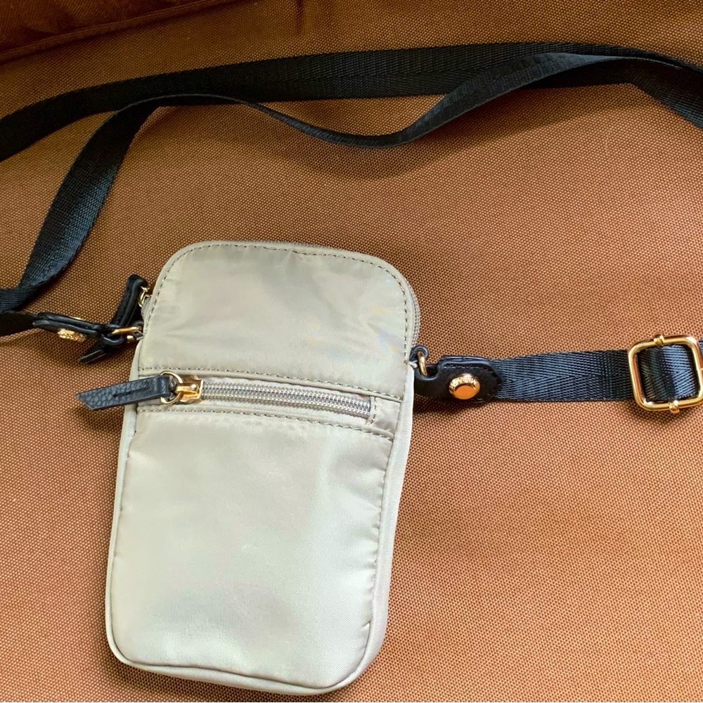 2/$30 Cute Cream Cross Body Purse Gold 🪙 Studs 🪙Buckles Black Straps